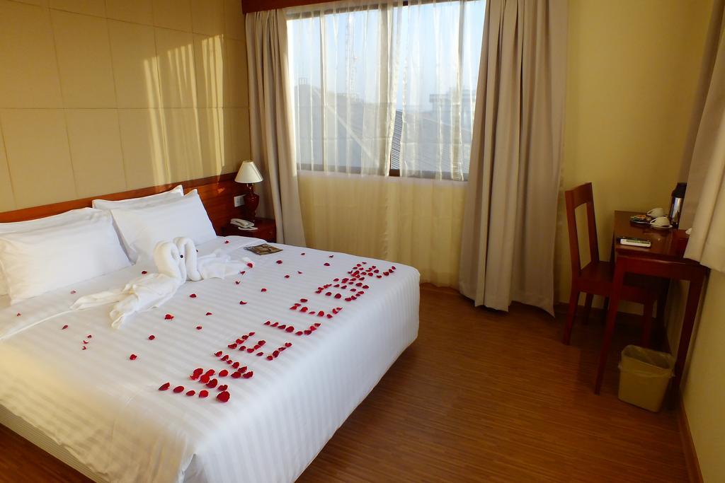 Oway Grand Hotel Mandalay Exteriér fotografie